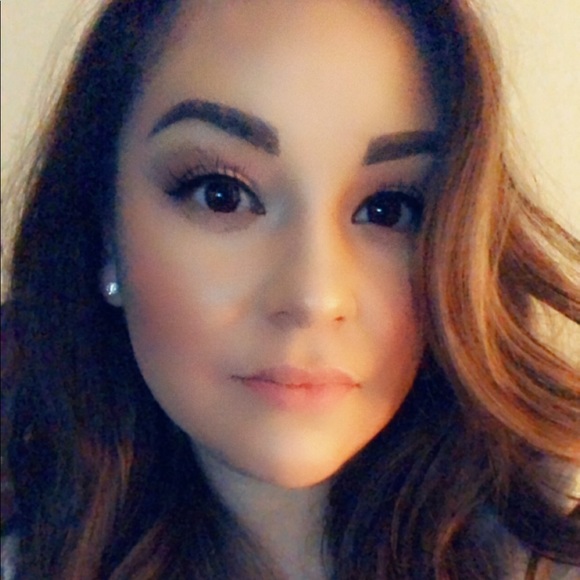 Meet your Posher, Lyssett - Picture 1 of 1